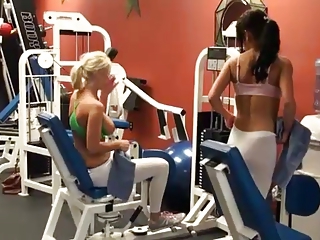 2 Hot Lesbianss At A Gym