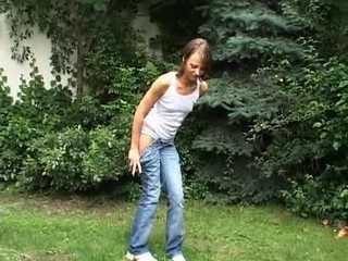 Amateur Jeans Outdoor Pissing Solo Teen