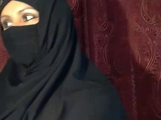 Arab Webcam Wife
