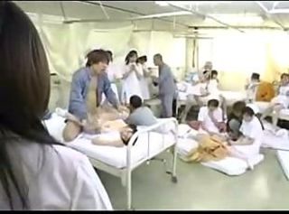 Asiatisch Gezwungen Japanisch Krankenschwester Uniform