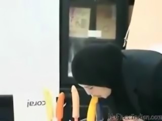 Amateur Arab Toy Wife