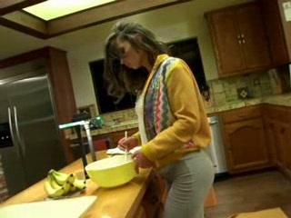Překrásný Bruneta Kuchyně Teenagery