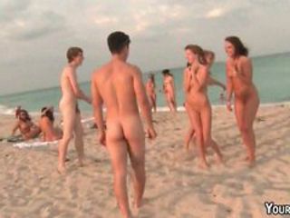 Strand Nudist
