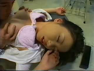 Asiatique Médecin Mamelons Infirmière Dormir Ados Uniforme