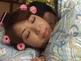 Aasialainen Äiti Nukkuva