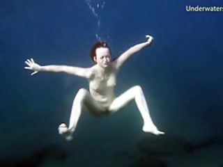 Uima-allas Punapää Luiseva Teini-ikäinen