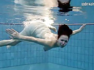 Uima-allas Teini-ikäinen