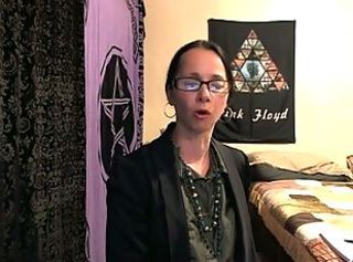 Mature Wiccan Roleplays as Sex Therapist and Fucks Her Holes