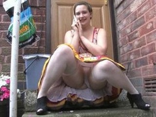 Montok / sintal Di tempat terbuka Celana dalam wanita Stocking Bagian dalam rok