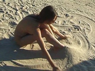 Любительское порно На пляже Нудисты Секс на улице Молоденькие
