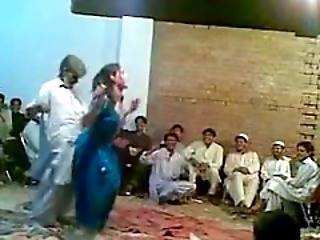 Afghani grey guy funny sexy dance with hot shemale Ghazala