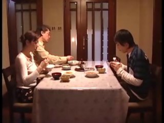 Aziatike Familje Japoneze Mami I vjetër dhe i Ri
